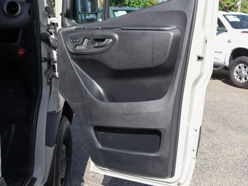 Used 2022 Mercedes-Benz Sprinter 2500 image 43