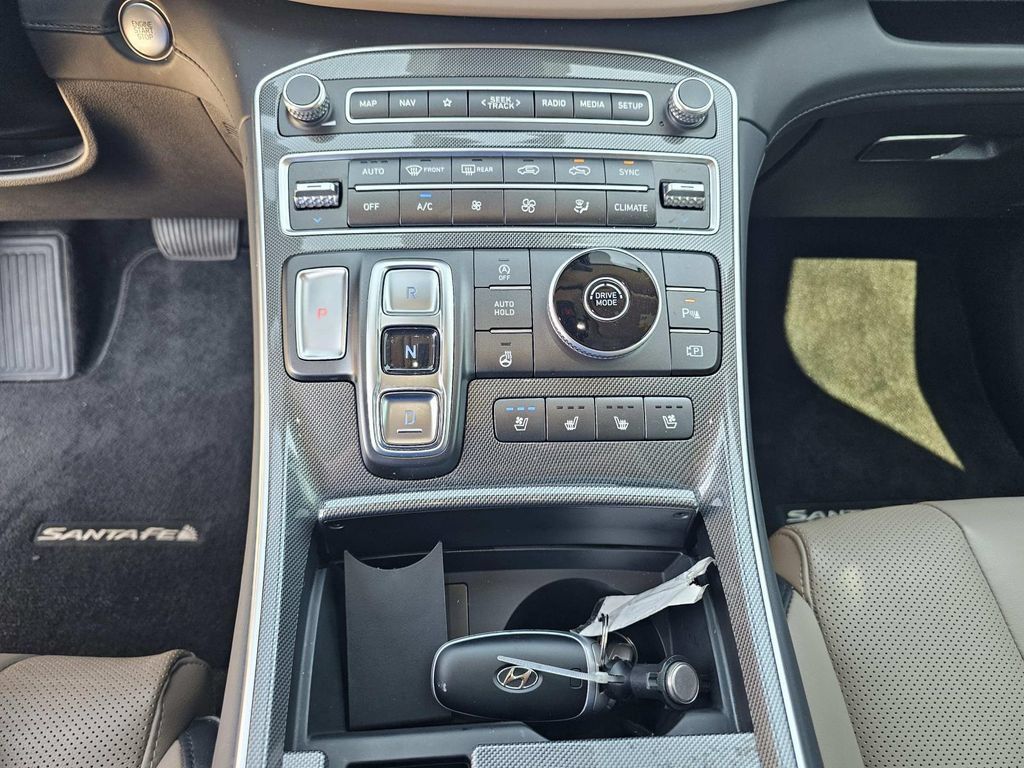 Used 2022 Hyundai Santa Fe Limited FWD image 32