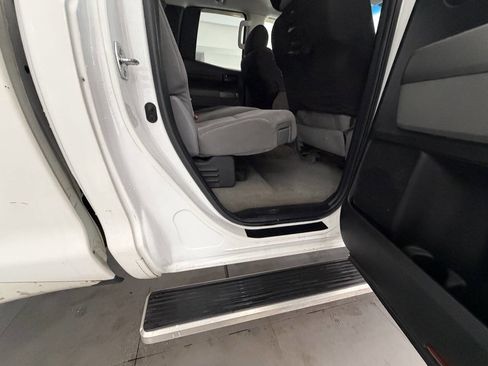 Used 2011 Toyota Tundra 4x4 Double Cab w/ Tow Pkg image 18