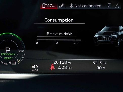 Used 2020 Audi e-tron Premium Plus image 27