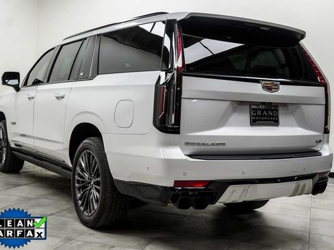 Used 2023 Cadillac Escalade ESV V AWD/4WD image 11