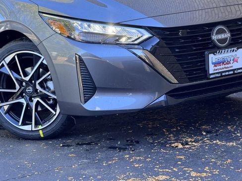 New 2025 Nissan Sentra SR image 3
