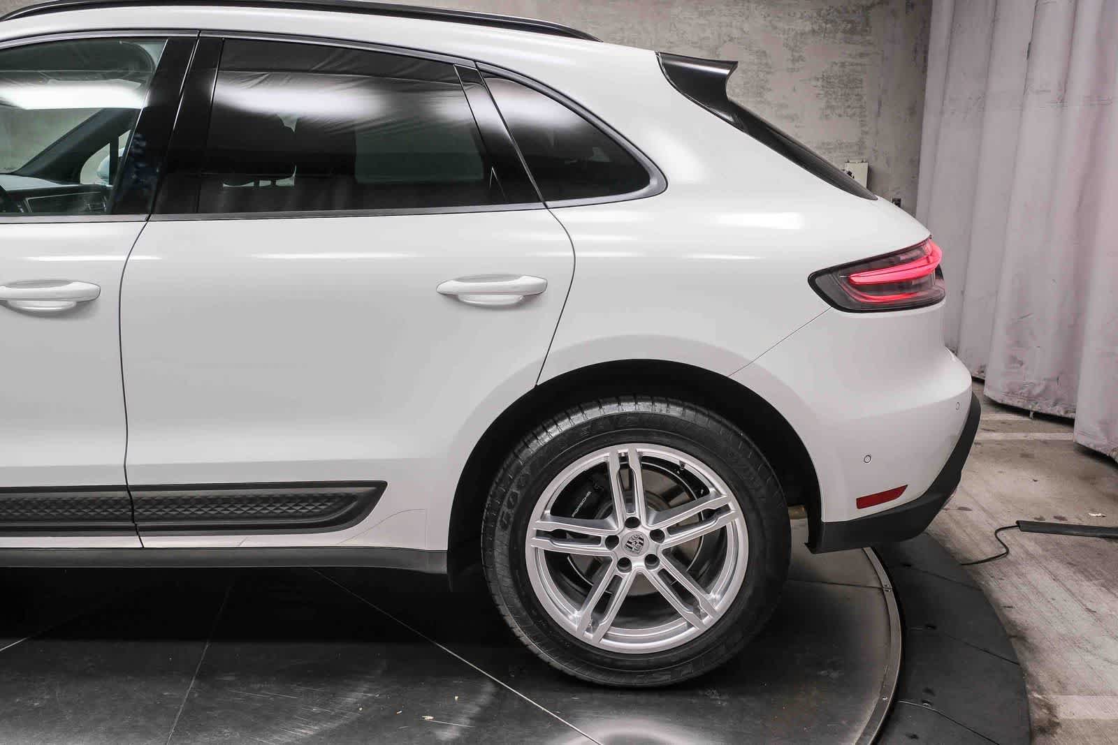 Used 2023 Porsche Macan AWD/4WD image 8