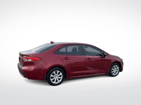 Used 2022 Toyota Corolla LE image 9