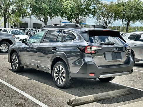 Used 2025 Subaru Outback Limited AWD/4WD image 6