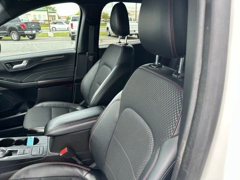 Used 2024 Ford Escape ST-Line Select AWD/4WD image 38