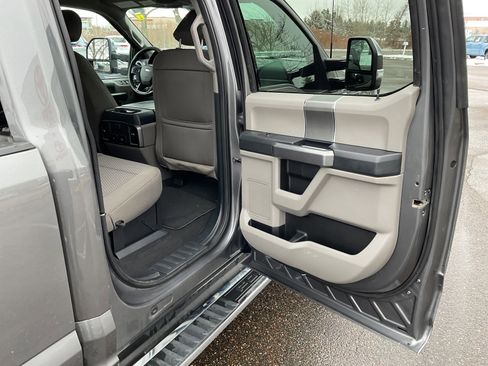 Used 2022 Ford F250 XLT w/ XLT Premium Package image 17