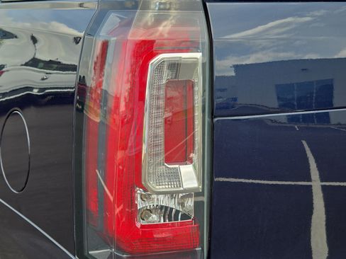 Used 2020 GMC Yukon Denali AWD/4WD image 12