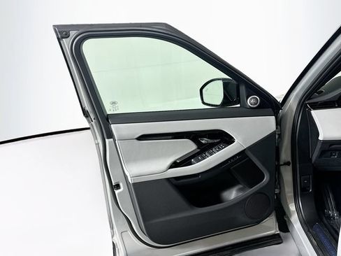 Used 2026 Land Rover Range Rover Evoque Dynamic SE AWD/4WD image 11