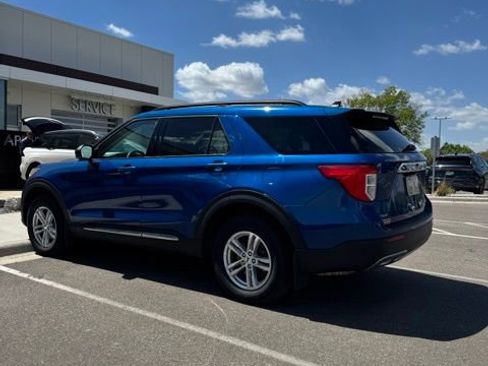 Used 2023 Ford Explorer XLT w/ Equipment Group 202A AWD/4WD image 4