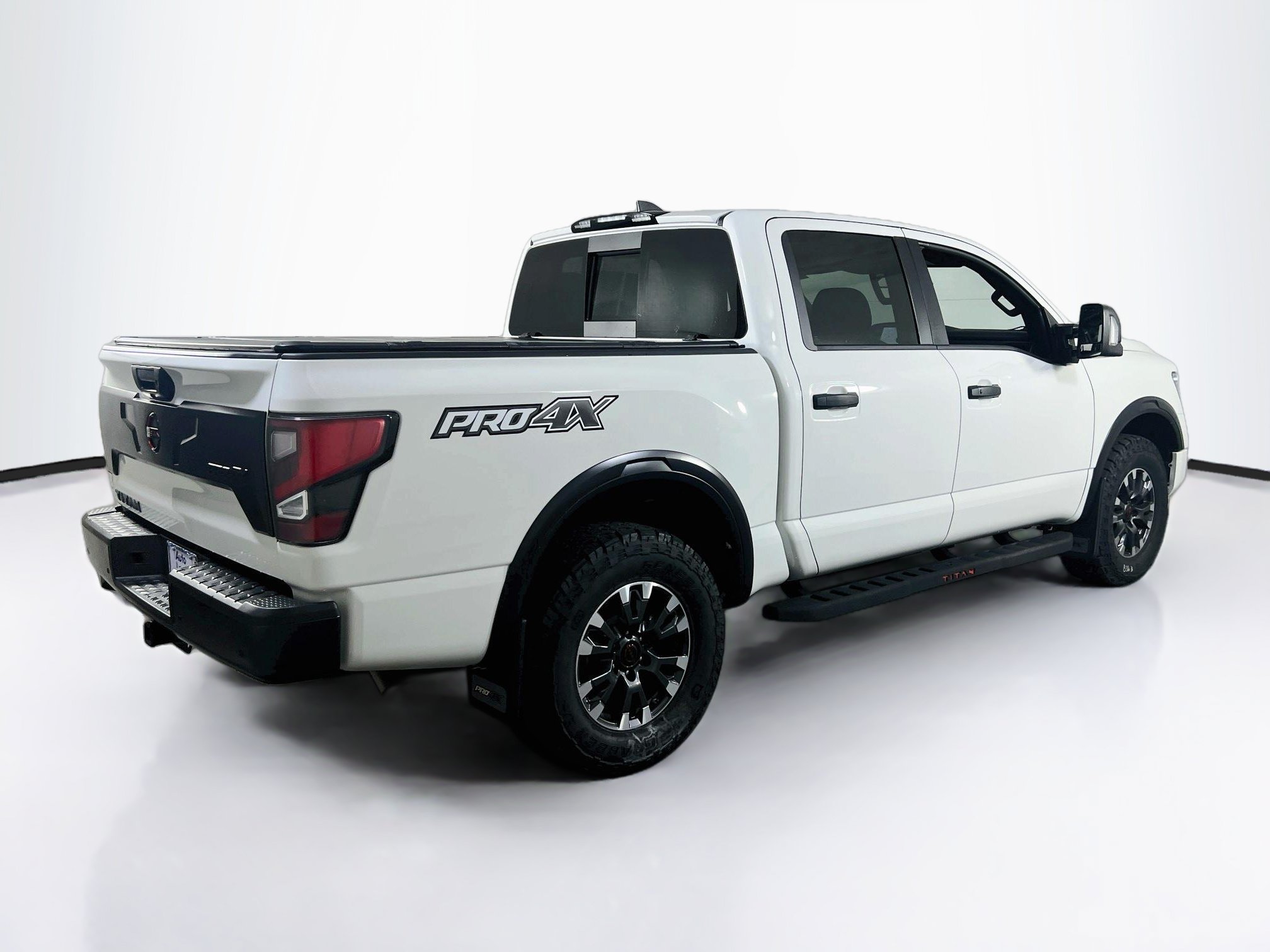 Used 2024 Nissan Titan PRO-4X w/ Pro-4x Convenience Package AWD/4WD image 5