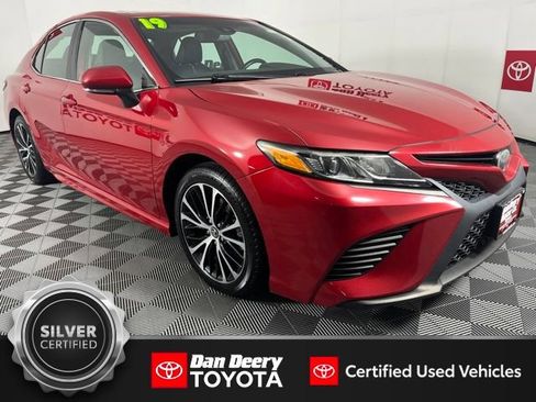 Certified 2019 Toyota Camry SE w/ Convenience Package FWD image 1