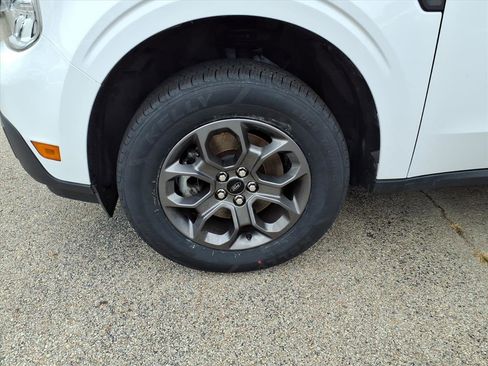 Certified 2022 Ford Maverick XLT image 8