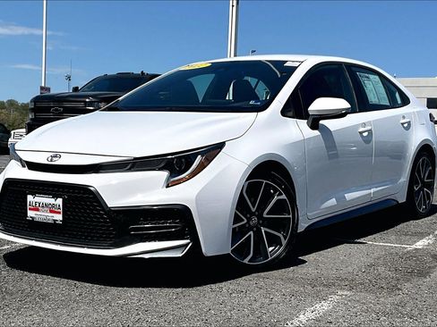 Used 2022 Toyota Corolla SE image 1