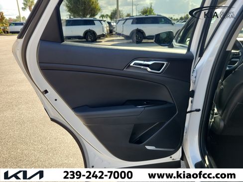 Certified 2025 Kia Sportage EX FWD image 13