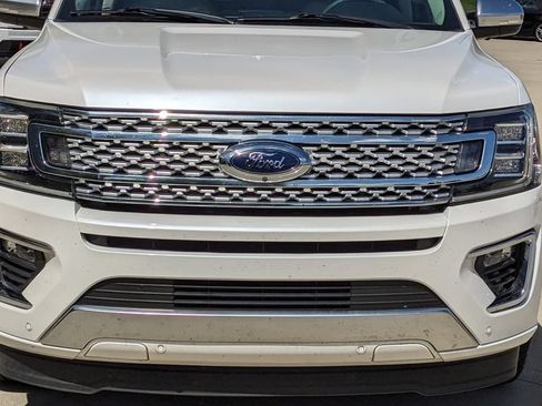 Used 2019 Ford Expedition Platinum RWD image 9