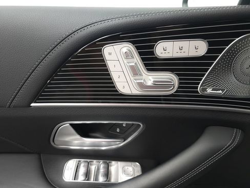 Certified 2025 Mercedes-Benz GLS 450 4MATIC image 6