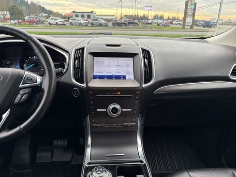 Used 2019 Ford Edge Titanium w/ Cold Weather Package image 25