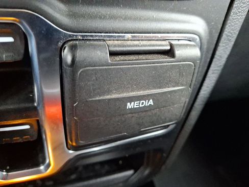 Used 2022 Jeep Wrangler Unlimited Sport image 25