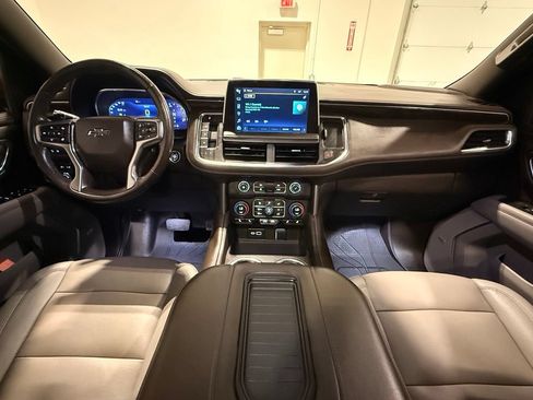 Used 2023 Chevrolet Tahoe Z71 w/ Luxury Package AWD/4WD image 29