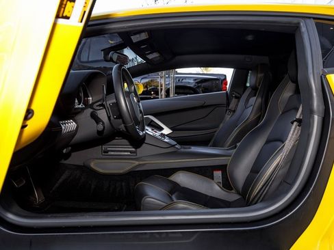 Used 2014 Lamborghini Aventador image 25