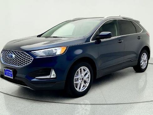 Certified 2023 Ford Edge SEL w/ Convenience Package AWD/4WD image 3