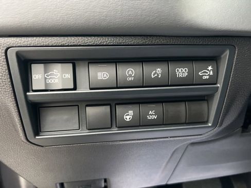 Used 2025 Toyota Tundra Platinum image 15