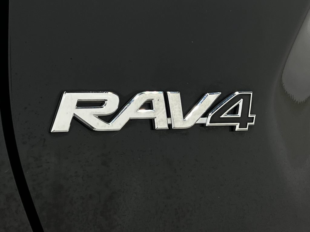 Used 2020 Toyota RAV4 XLE AWD/4WD image 38