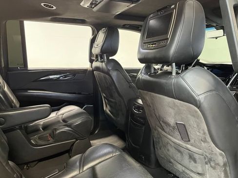 Used 2019 Cadillac Escalade ESV Platinum AWD/4WD image 14
