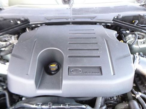 Used 2022 Land Rover Defender 110 SE image 33