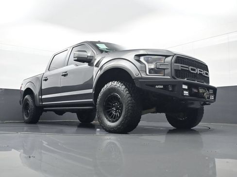 Used 2018 Ford F150 Raptor w/ Equipment Group 802A Luxury AWD/4WD image 24