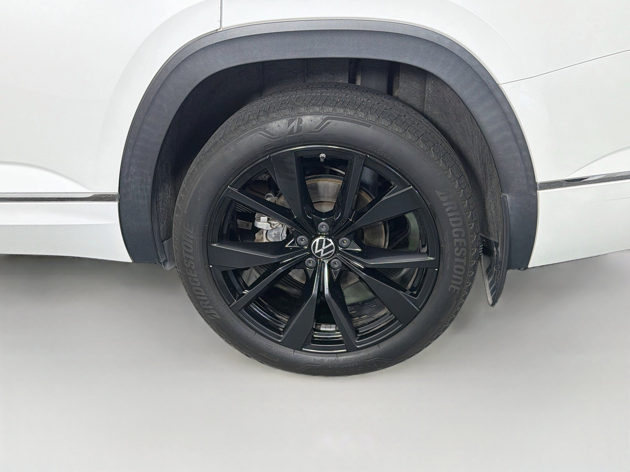 Used 2024 Volkswagen Atlas SEL Premium R-Line AWD/4WD image 11