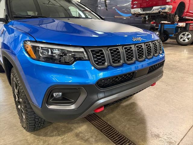Certified 2024 Jeep Compass Trailhawk w/ Trailhawk Elite Group AWD/4WD image 2