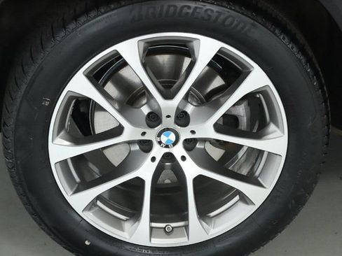 Used 2024 BMW X5 xDrive40i w/ Premium Package AWD/4WD image 13