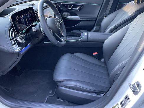 Certified 2025 Mercedes-Benz E 350 E 350 4MATIC Sedan image 22