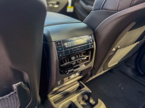 Used 2025 Jeep Grand Cherokee L Limited w/ Black Appearance Package image 26