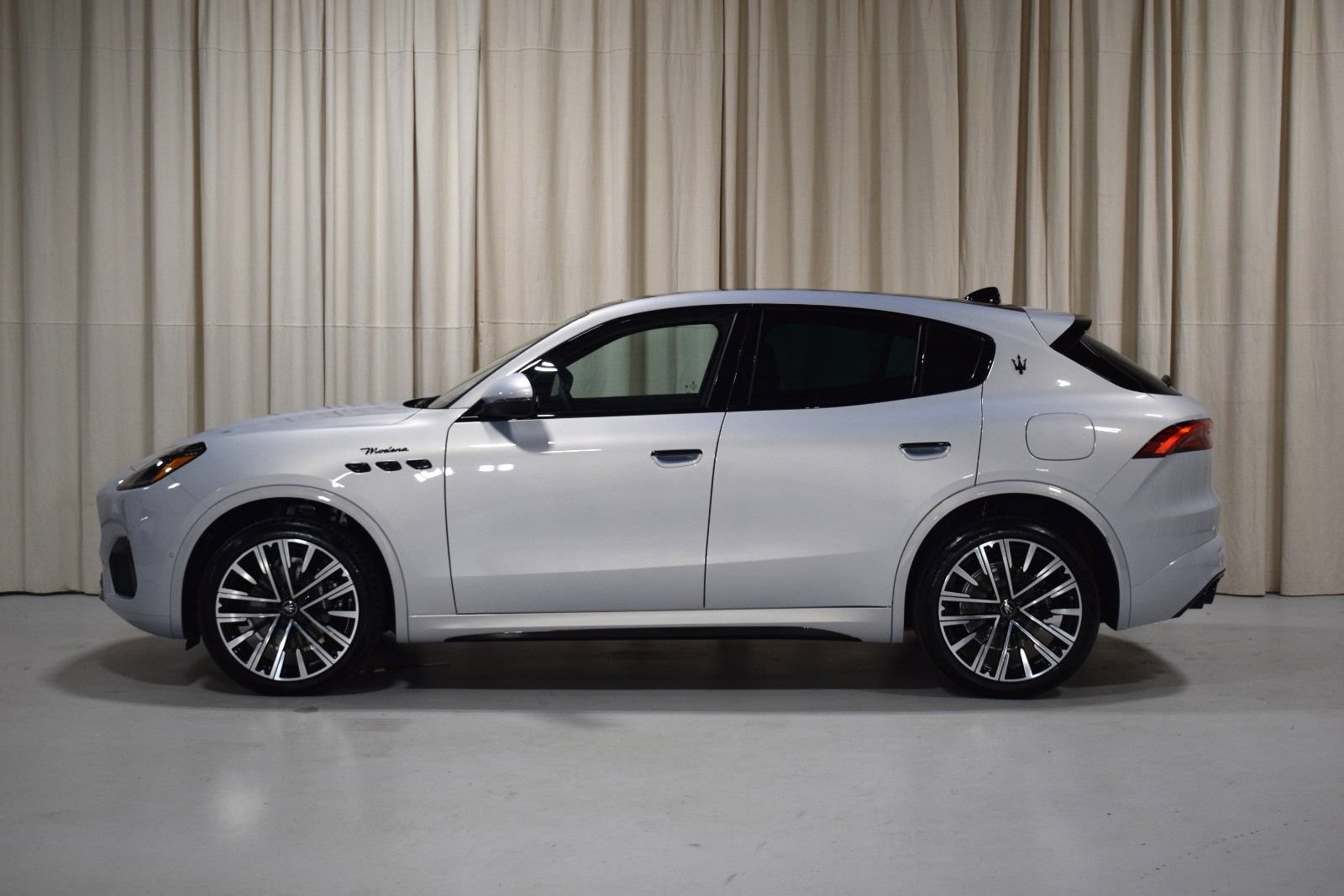 Certified 2025 Maserati Grecale Modena AWD/4WD image 5