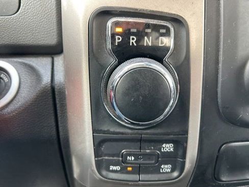 Used 2020 RAM 1500 Classic SLT image 28