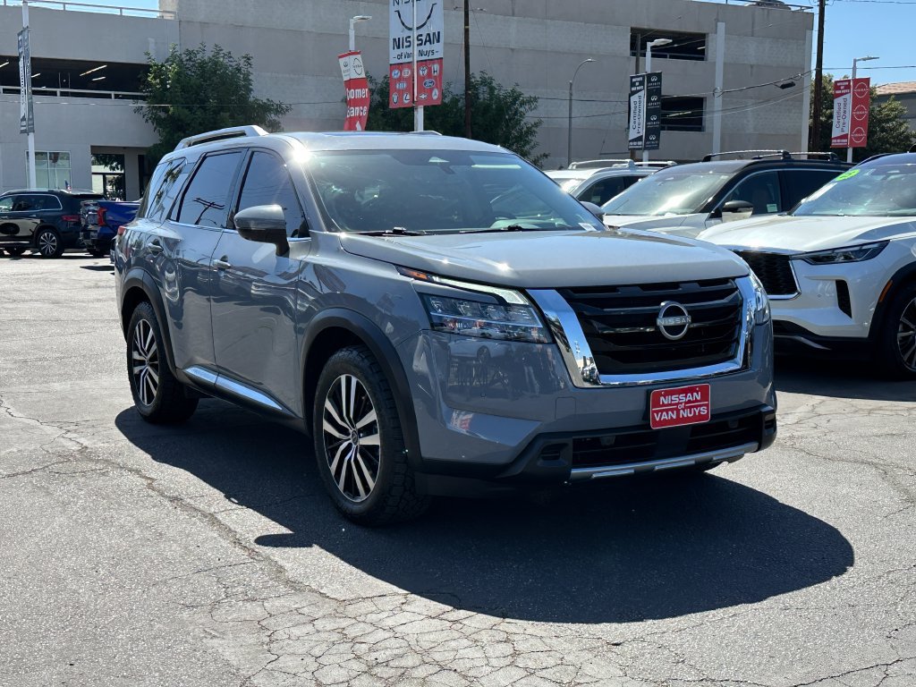 Used 2023 Nissan Pathfinder Platinum AWD/4WD image 10