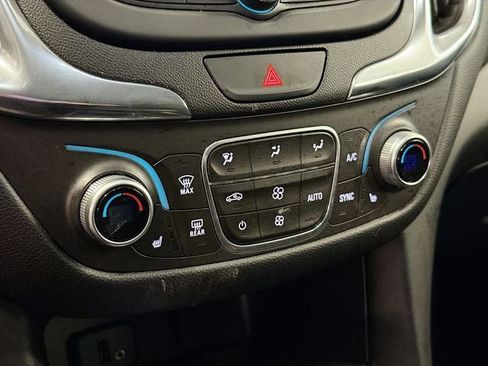 Used 2018 Chevrolet Equinox LT image 15