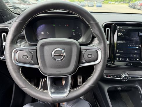 Used 2021 Volvo XC40 P8 Recharge w/ Advanced Package AWD/4WD image 12