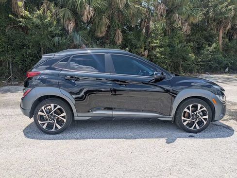 Used 2022 Hyundai Kona Limited FWD image 2