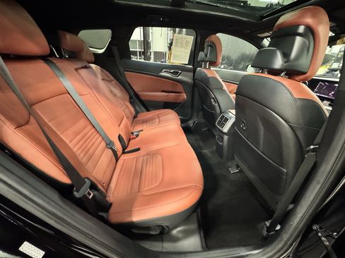 Certified 2023 Kia Sportage SX image 32