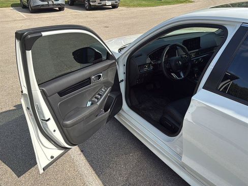 Used 2024 Honda Civic Touring image 12
