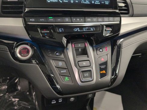 New 2026 Honda Odyssey Touring image 17