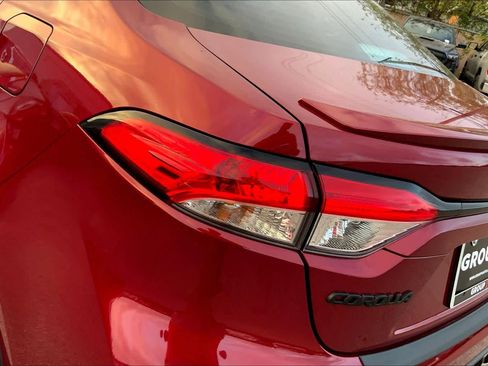 Used 2025 Toyota Corolla SE image 27