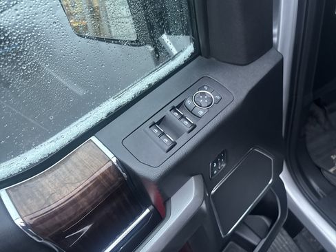 Used 2016 Ford F150 Platinum w/ Trailer Tow Package image 16