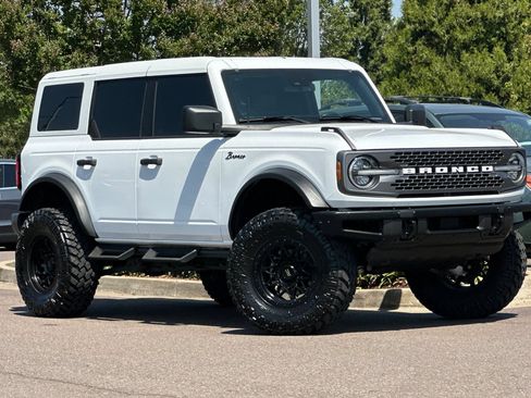 Used 2024 Ford Bronco Badlands AWD/4WD image 2