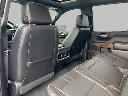 Used 2019 Chevrolet Silverado 1500 High Country w/ Technology Package image 28