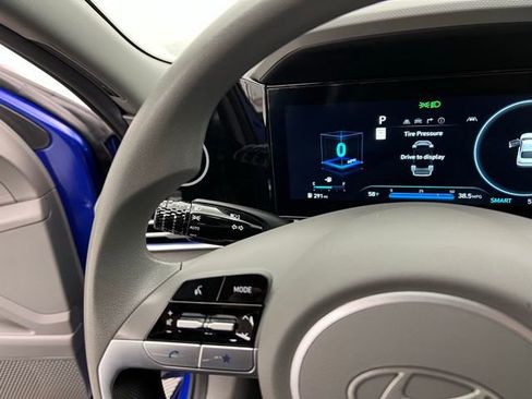 Used 2024 Hyundai Elantra SEL image 11